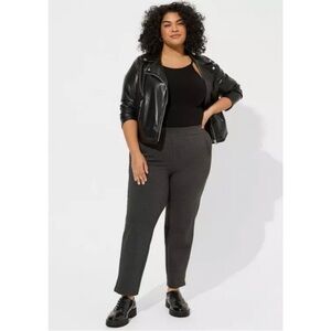 Size 4R Torrid Grey Pull-On Relaxed High-Rise Pant